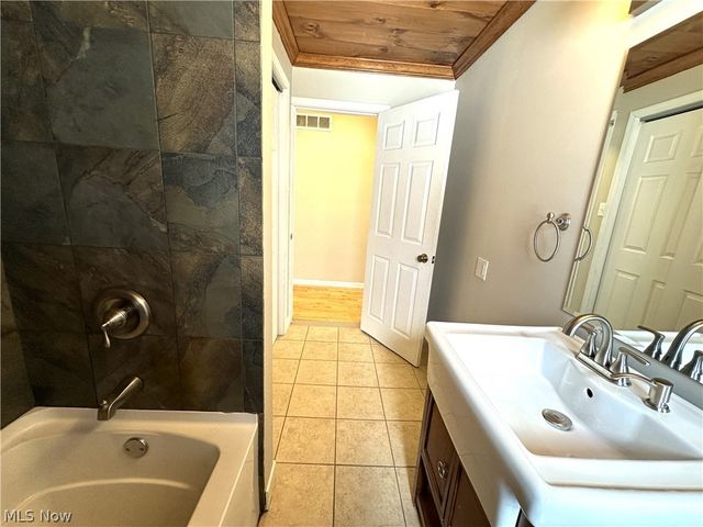 7311 Brecksville Road, Independence, OH 44131