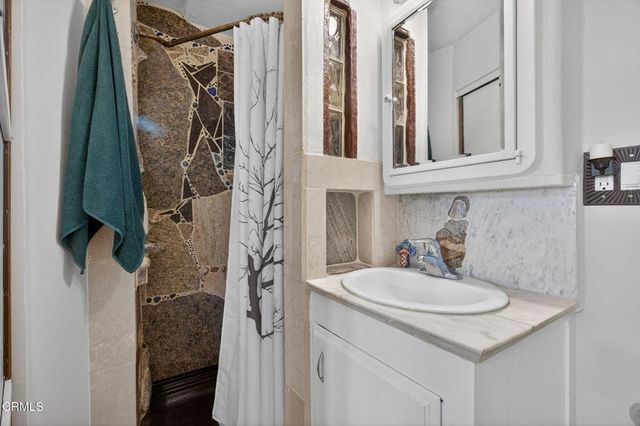 165 Feliz Drive, Oak View, CA 93022