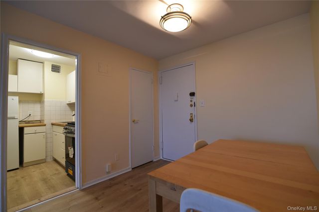 54-44 Little Neck Parkway 6V, Little Neck, NY 11362