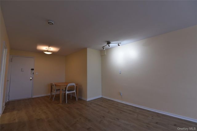 54-44 Little Neck Parkway 6V, Little Neck, NY 11362