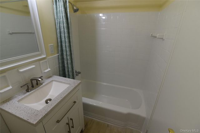 54-44 Little Neck Parkway 6V, Little Neck, NY 11362