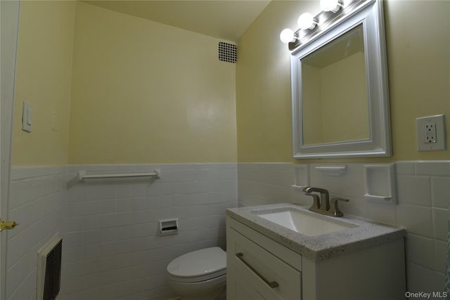 54-44 Little Neck Parkway 6V, Little Neck, NY 11362