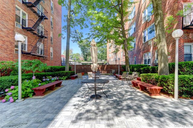 54-44 Little Neck Parkway 6V, Little Neck, NY 11362