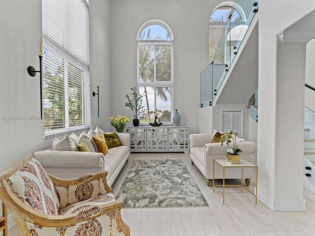 5226 SW 160th Ave, Miami, FL 33185