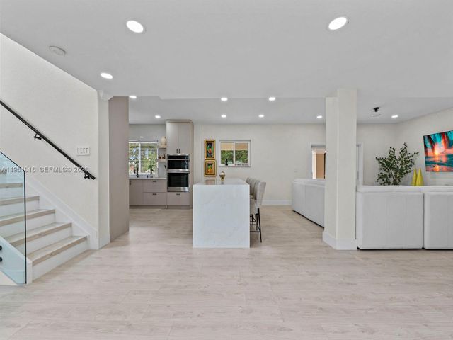 5226 SW 160th Ave, Miami, FL 33185