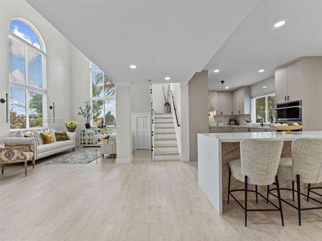 5226 SW 160th Ave, Miami, FL 33185