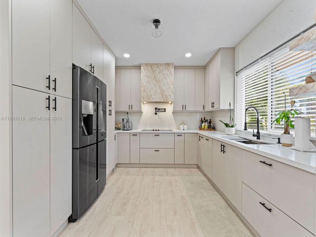 5226 SW 160th Ave, Miami, FL 33185