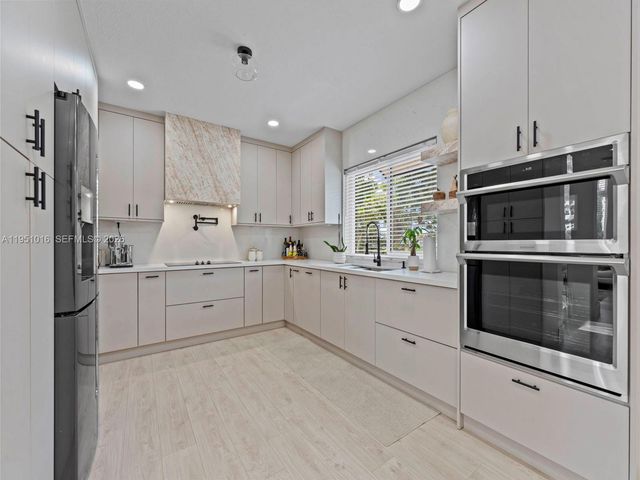 5226 SW 160th Ave, Miami, FL 33185