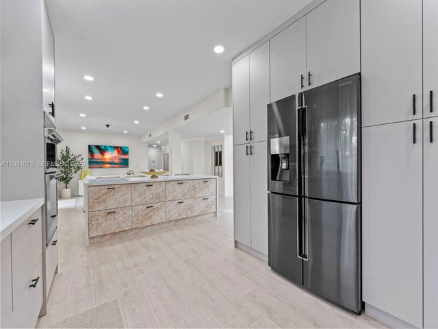 5226 SW 160th Ave, Miami, FL 33185