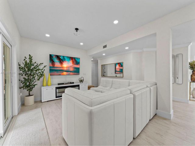 5226 SW 160th Ave, Miami, FL 33185