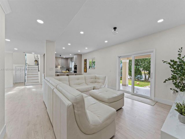 5226 SW 160th Ave, Miami, FL 33185