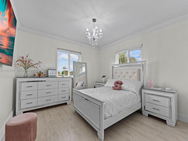 5226 SW 160th Ave, Miami, FL 33185