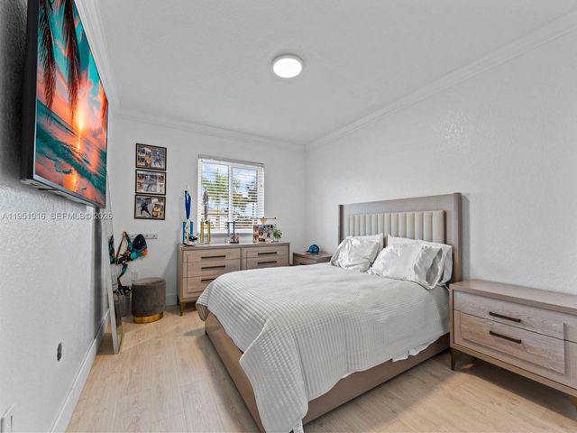 5226 SW 160th Ave, Miami, FL 33185