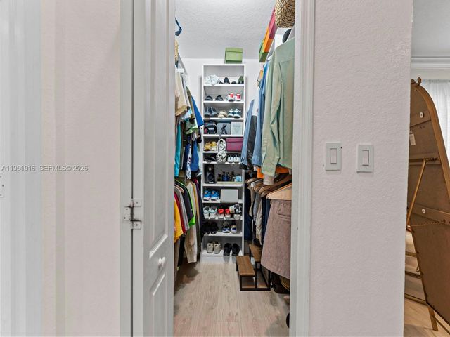 5226 SW 160th Ave, Miami, FL 33185