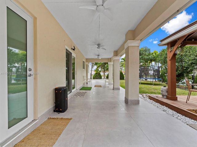 5226 SW 160th Ave, Miami, FL 33185