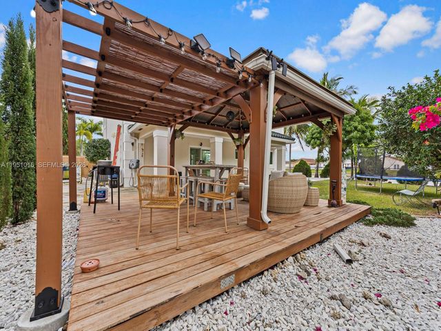 5226 SW 160th Ave, Miami, FL 33185