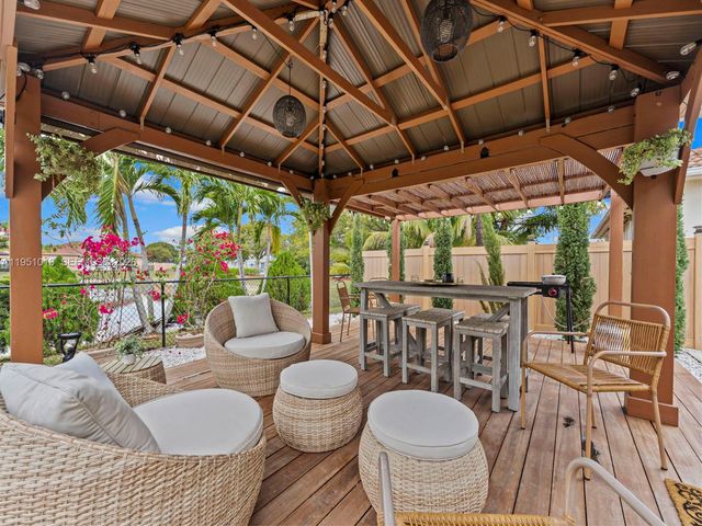 5226 SW 160th Ave, Miami, FL 33185