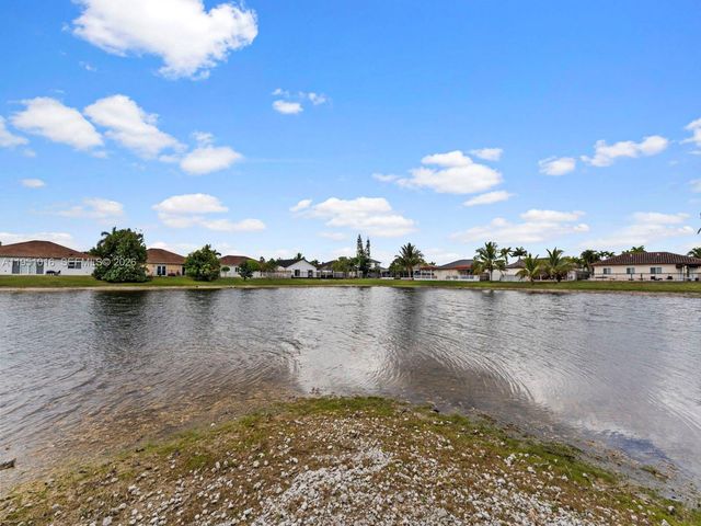 5226 SW 160th Ave, Miami, FL 33185