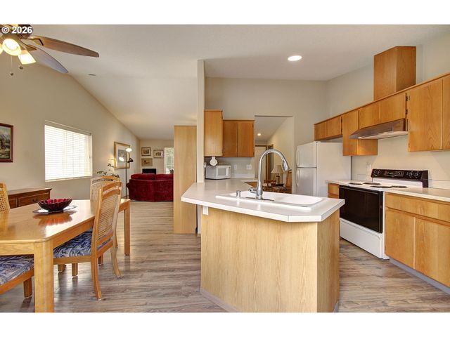 2121 Ne 77TH Ave, Vancouver, WA 98664