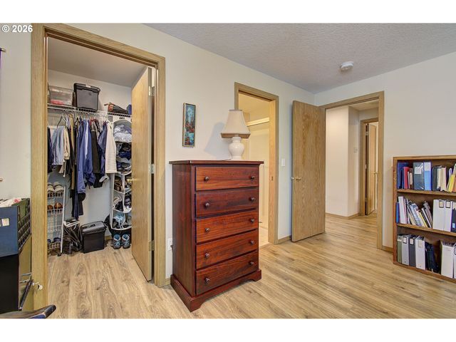 2121 Ne 77TH Ave, Vancouver, WA 98664