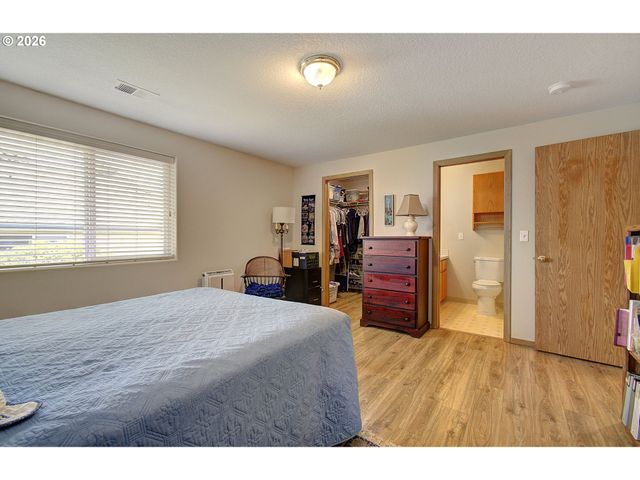 2121 Ne 77TH Ave, Vancouver, WA 98664