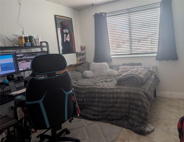 12150 SW 51st Place 12150, Cooper City, FL 33330