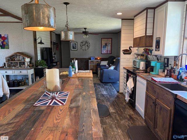 210 County Road 1762, Baileyton, AL 35019