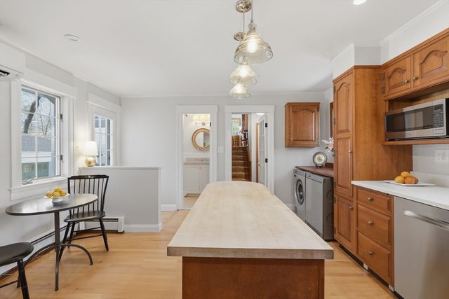 24 Spring Street, Shrewsbury, MA 01545