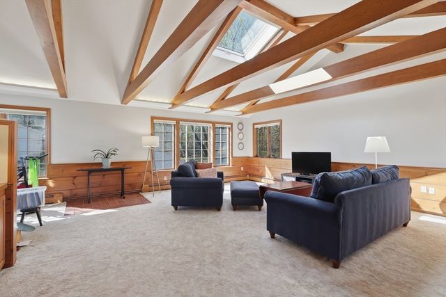 24 Spring Street, Shrewsbury, MA 01545