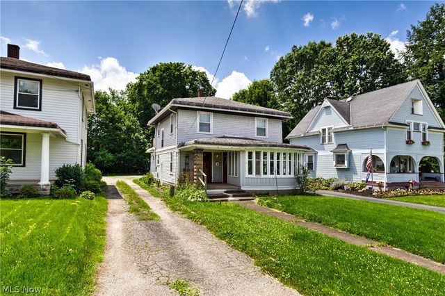 719 Robbins Avenue, Niles, OH 44446