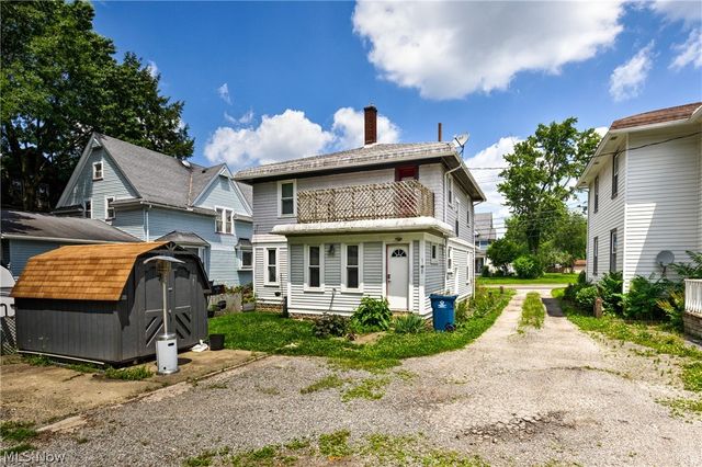 719 Robbins Avenue, Niles, OH 44446