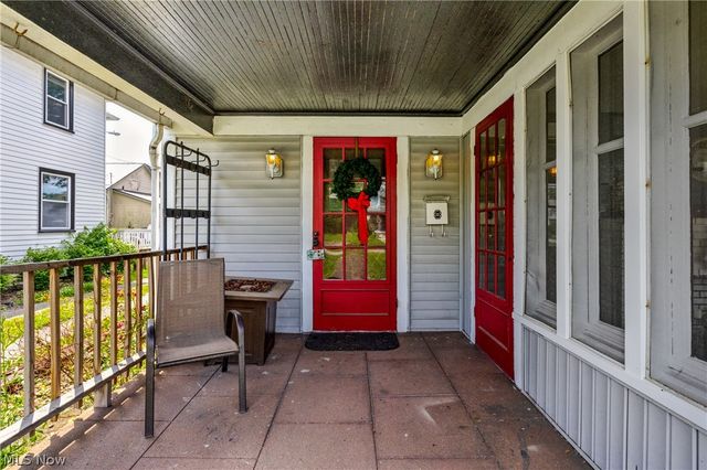 719 Robbins Avenue, Niles, OH 44446