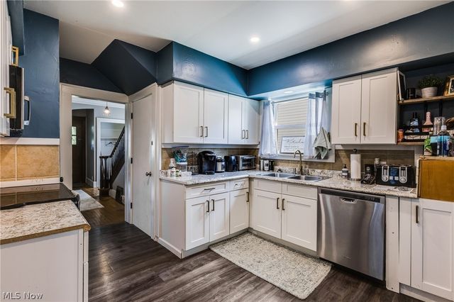 719 Robbins Avenue, Niles, OH 44446
