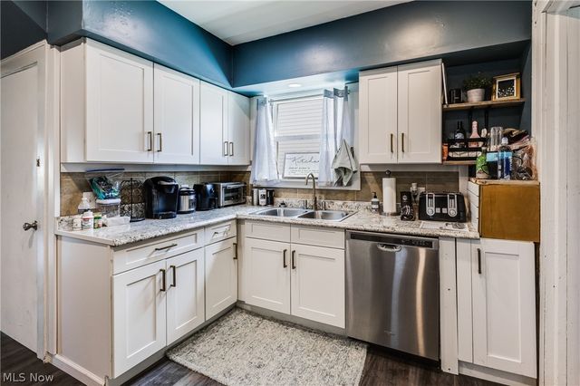 719 Robbins Avenue, Niles, OH 44446