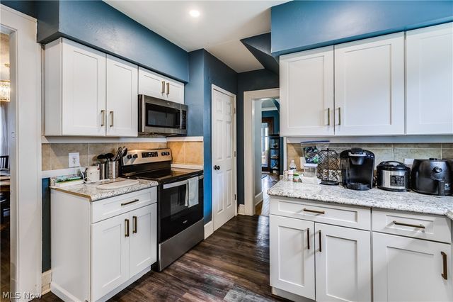 719 Robbins Avenue, Niles, OH 44446