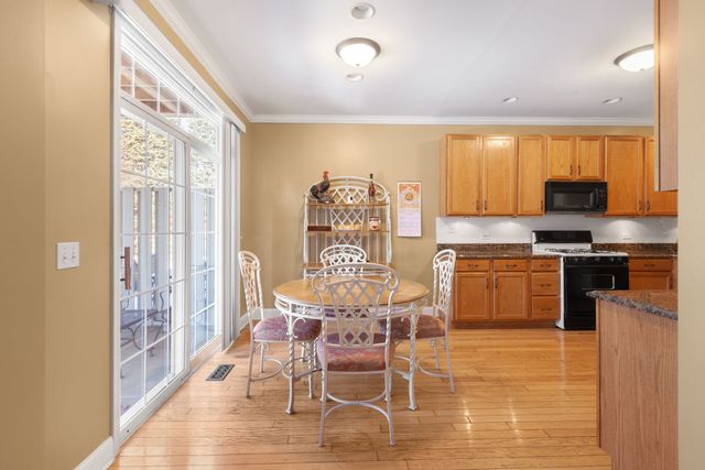 346 Bay Tree Circle, Vernon Hills, IL 60061