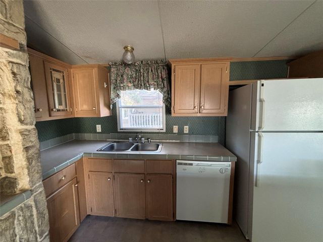 20426 Plaza East Boulevard 210, Houston, TX 77073