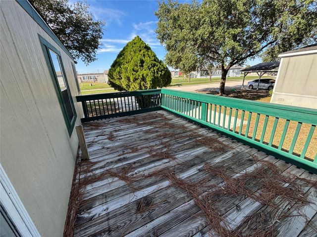 20426 Plaza East Boulevard 210, Houston, TX 77073