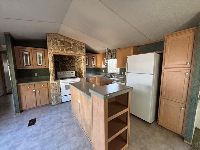 20426 Plaza East Boulevard 210, Houston, TX 77073