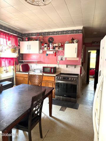 826 Salina Street, Schenectady, NY 12308