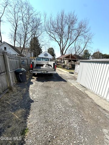 826 Salina Street, Schenectady, NY 12308