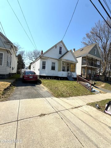 826 Salina Street, Schenectady, NY 12308