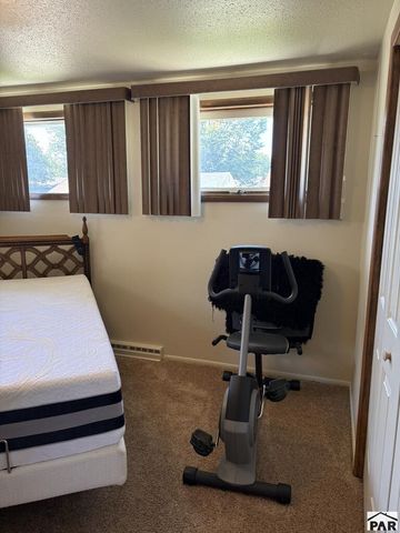 1620 Iroquois Rd, Pueblo, CO 81001