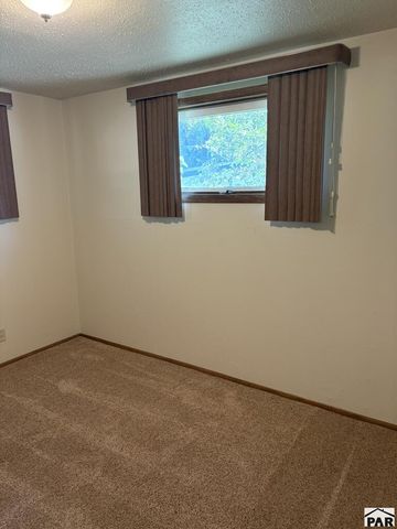 1620 Iroquois Rd, Pueblo, CO 81001