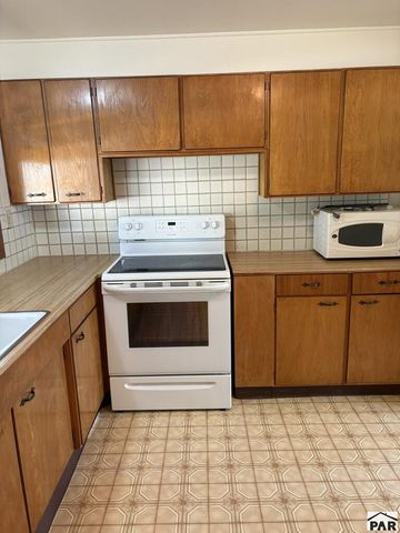 1620 Iroquois Rd, Pueblo, CO 81001