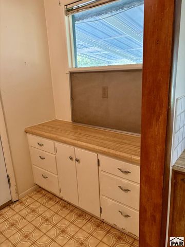 1620 Iroquois Rd, Pueblo, CO 81001