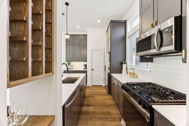 2121 Hoskins Drive D, Houston, TX 77080