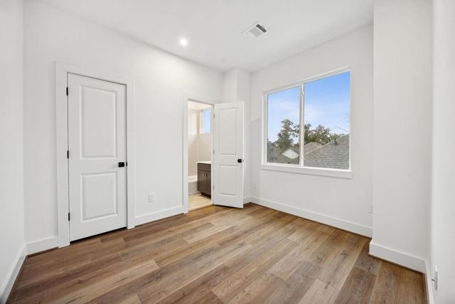 2121 Hoskins Drive D, Houston, TX 77080