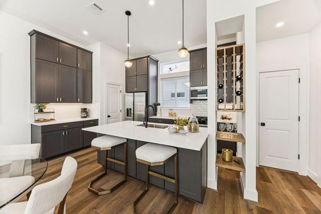 2121 Hoskins Drive D, Houston, TX 77080