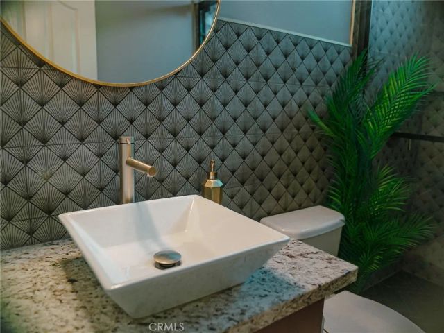 18052 Passionflower, San Bernardino, CA 92407